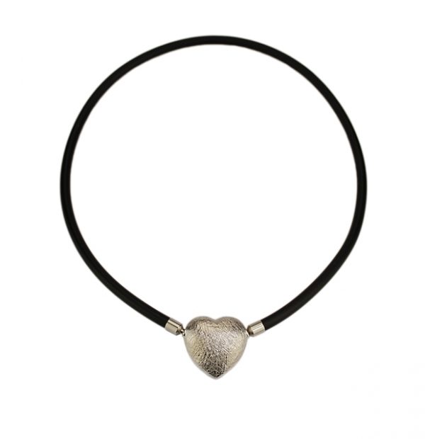 Collier Kautschuk, Herz 925.00 Silber mit Wechselschließ