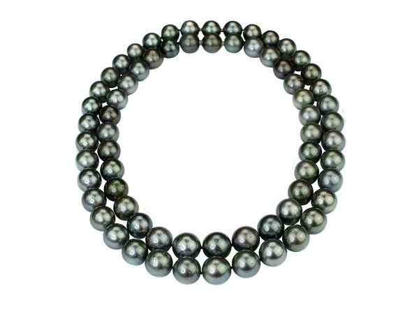 Tahiti-Perlen Collier doppelt oder als lange Kette getragen