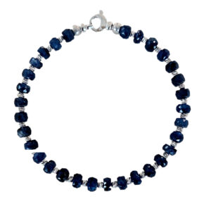 Saphir Armband in Blau mit facettierten Weißgold-Kügelchen