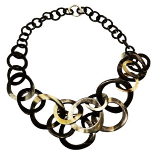 Hornkette aus Büffelhorn mit 925 Silber Ringkarabiner – Beige, Weiß & Braun meliert, 60 cm